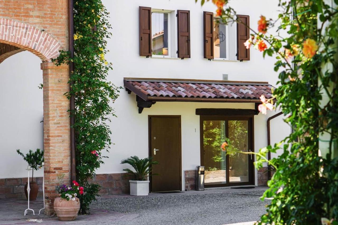 Ca' Ross Bed and Breakfast Formigine Exteriör bild