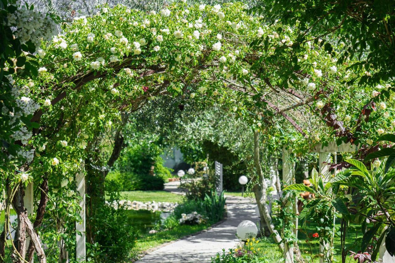 Ca' Ross Bed and Breakfast Formigine Exteriör bild